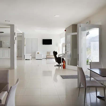 Otel Areti 2*